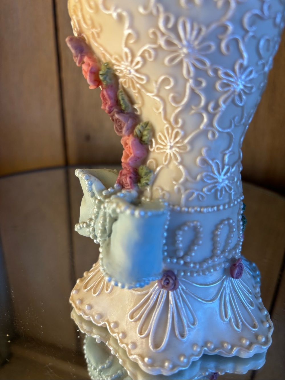 Dezine 1997 BeautifulCream Decorative Gloved Hand Statue with Pink Rose Accents - Picture 13 of 15